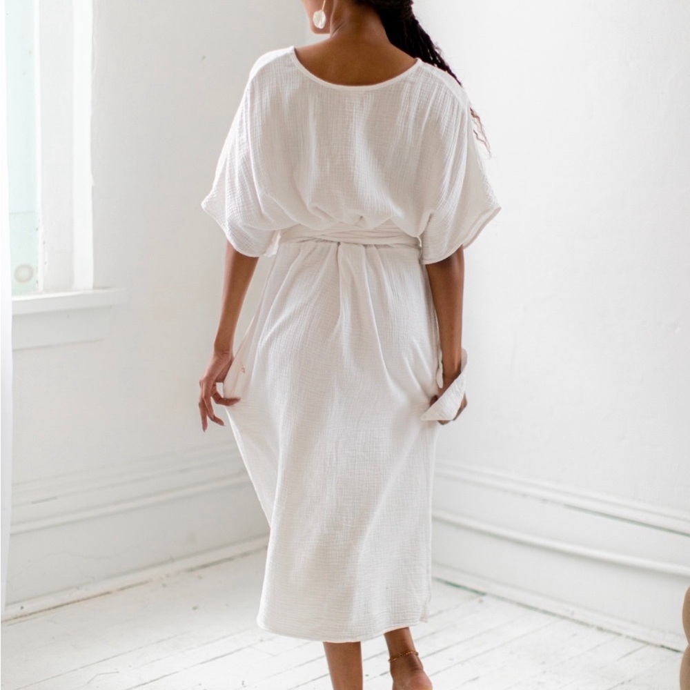 the dolman dress in eggnog by suunday